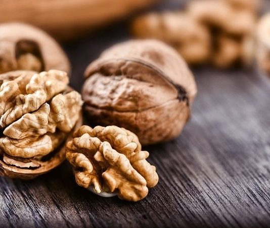 Cách sử dụng dầu óc chó cho bé ăn dặm Cách sử dụng dầu óc chó cho bé ăn dặm