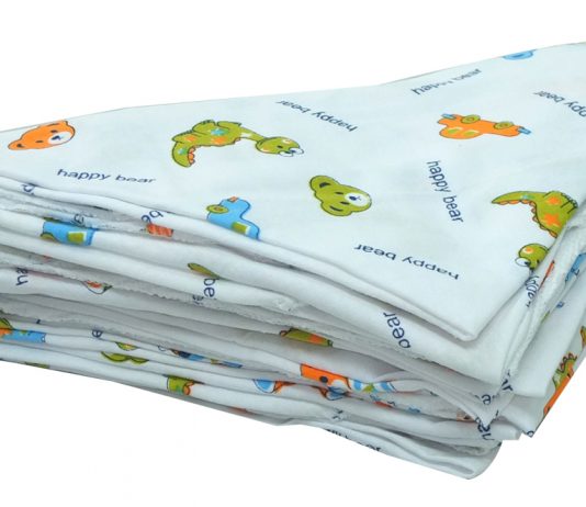 Cách quấn tã cho bé ngủ ngon – mẹ nhàn con an giấc Tã chéo có ưu điểm là thoáng mát