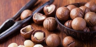 Hạt macca tươi có thể kết hợp cùng nhiều món ăn khác